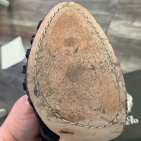 7 1/2 Vince Camuto heels - Picture 5 of 9